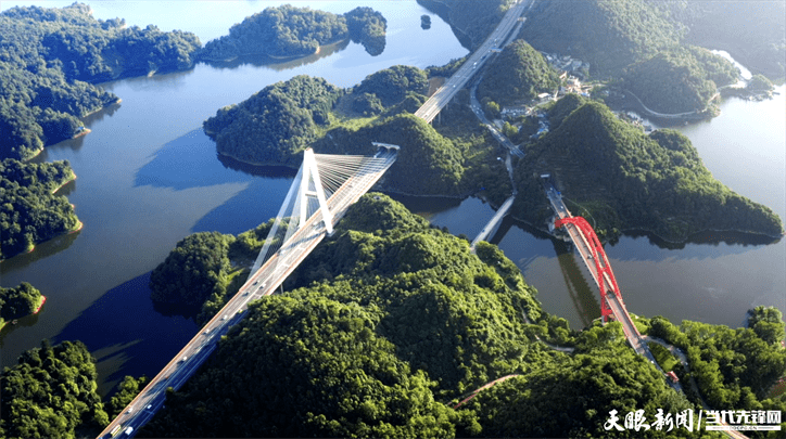 老花魚洞大橋,滬昆高速上的紅楓湖大橋,g320線花魚洞大橋,橫跨在紅楓