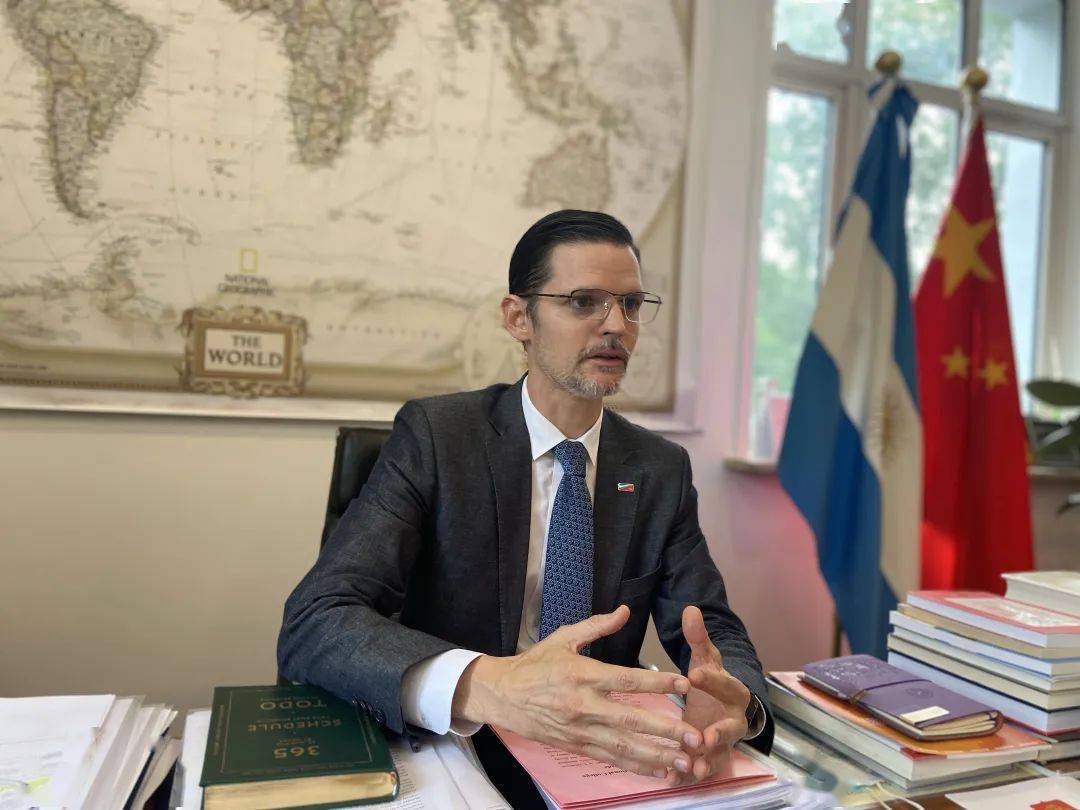 主持人插话指责中国,贝宁总统塔隆犀利回怼!_国家_西方_发展