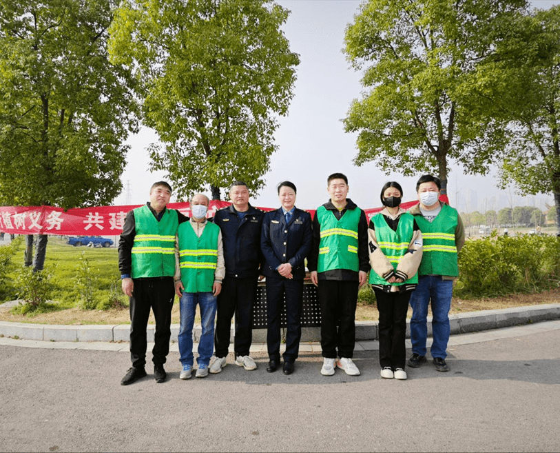 【龙子湖城管】春风又绿龙湖岸，植树造林护青山 绿化 活动 城市