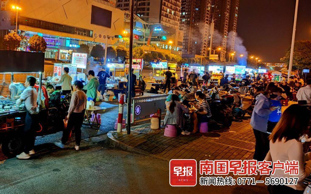 路边摊梗塞泊车场收支口，社区策划“优化”计划