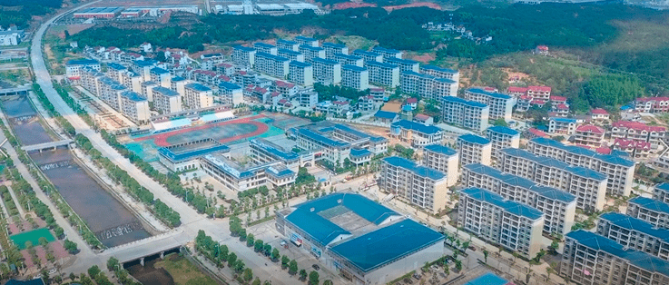 武宁县坚持“四有”模式 做好易地扶贫搬迁后续扶持工作_群众_社区_就业