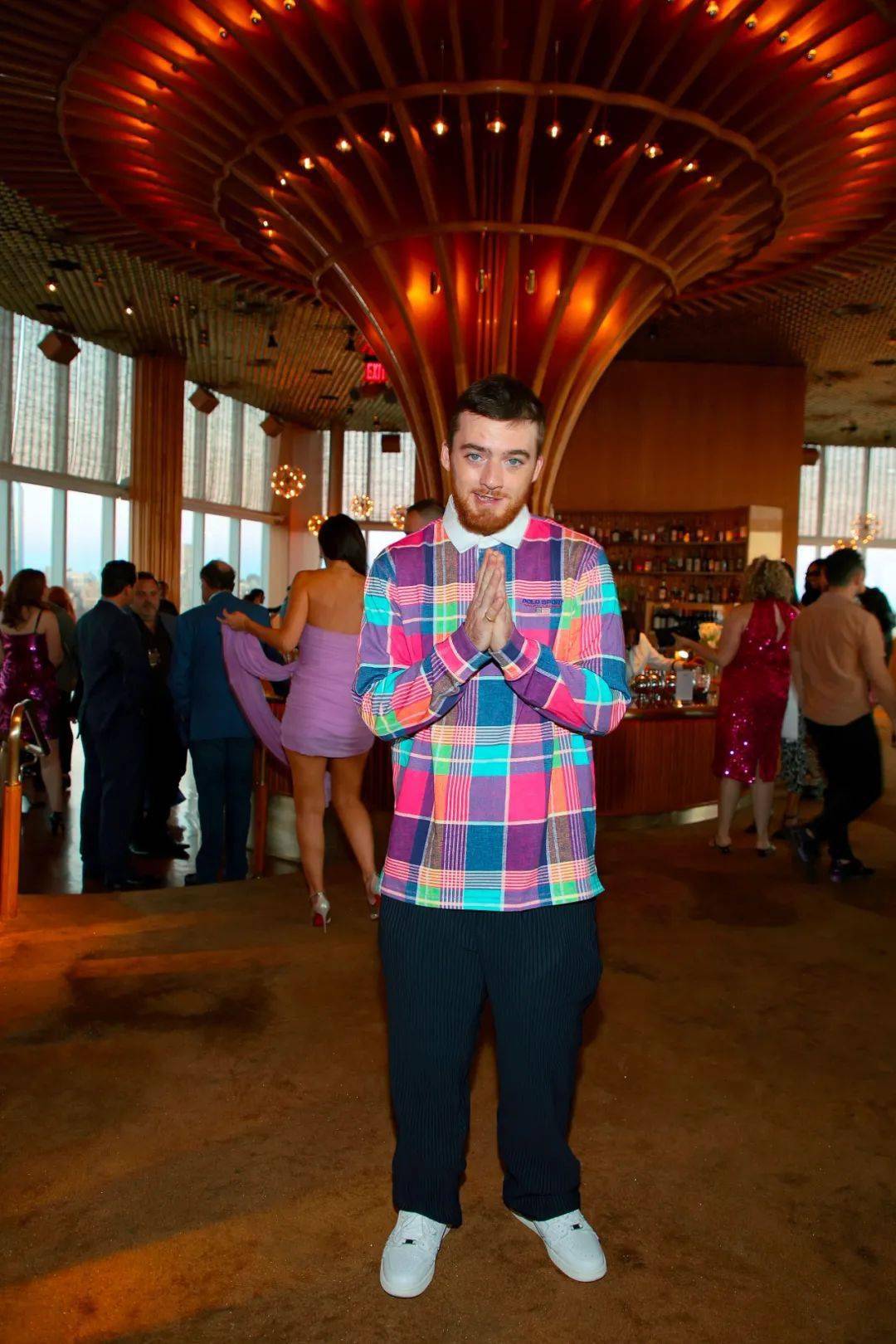 angus cloud:从社会底层逆袭为时尚界新宠_via_活动_造型