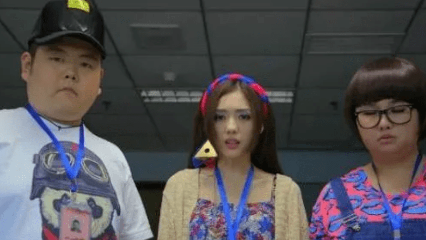 19��ǰ���Ǹ���һ����Ƭ�ߺ��������ѧ��С�֣������� ...