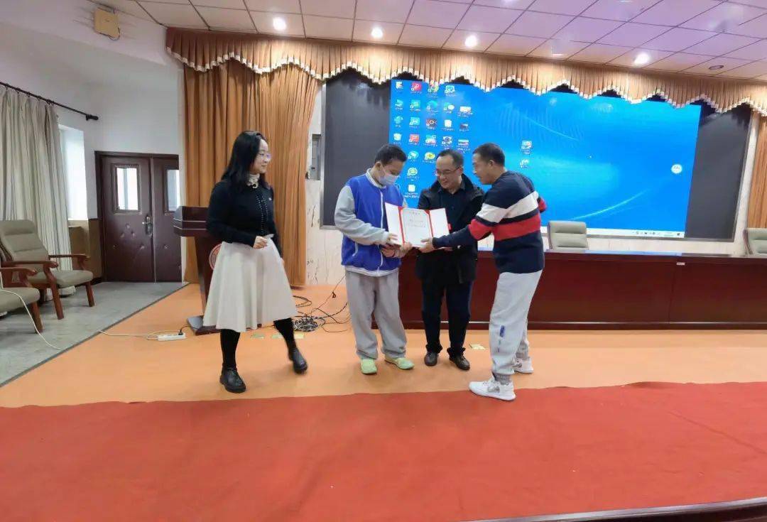 聚家长资源,享"百家"风采——顺义八中"家长大讲堂"开讲啦丨校园风采