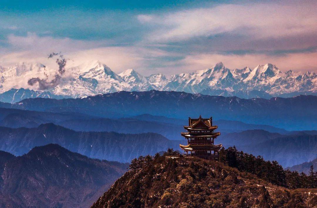 一组镜头下的峨眉山,还原春日里的盛世美颜_旅行_最好的_邂逅