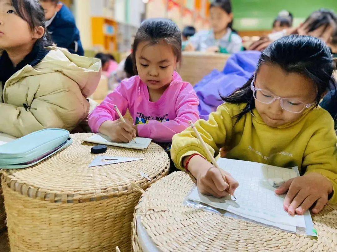 【学习素材】中小学生各年级阅读量要求,目标及书目推荐!