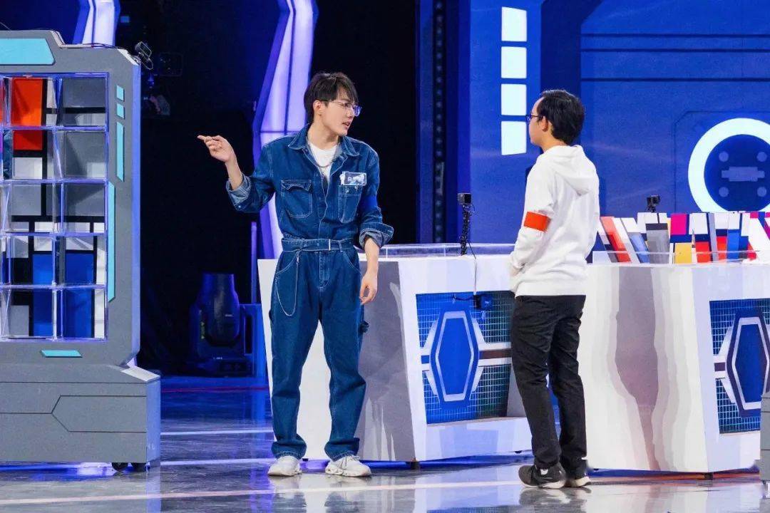 太原小伙儿白宇鹏卫冕《最强大脑》第十季脑王并荣膺"中国队长"_节目