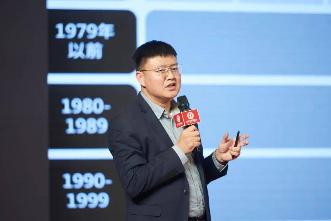 万新光学集团营销战略中心副总裁 汤坚万新光学集团市场中心总监余顺