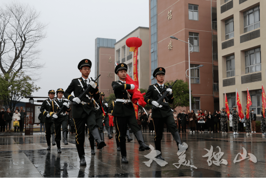 独山县第三中学举行2023年中考誓师大会