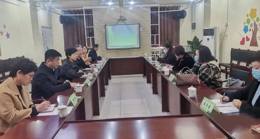 副市长陈雅蕊代表泊头市政府对省评估专家组的辛勤工作表示衷心的感谢