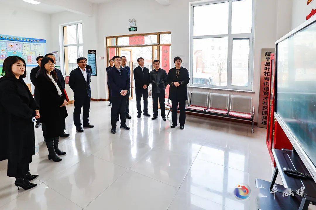 红山街道新世纪社区易大姐调解工作室,叶柏寿街道育才社区居民评理