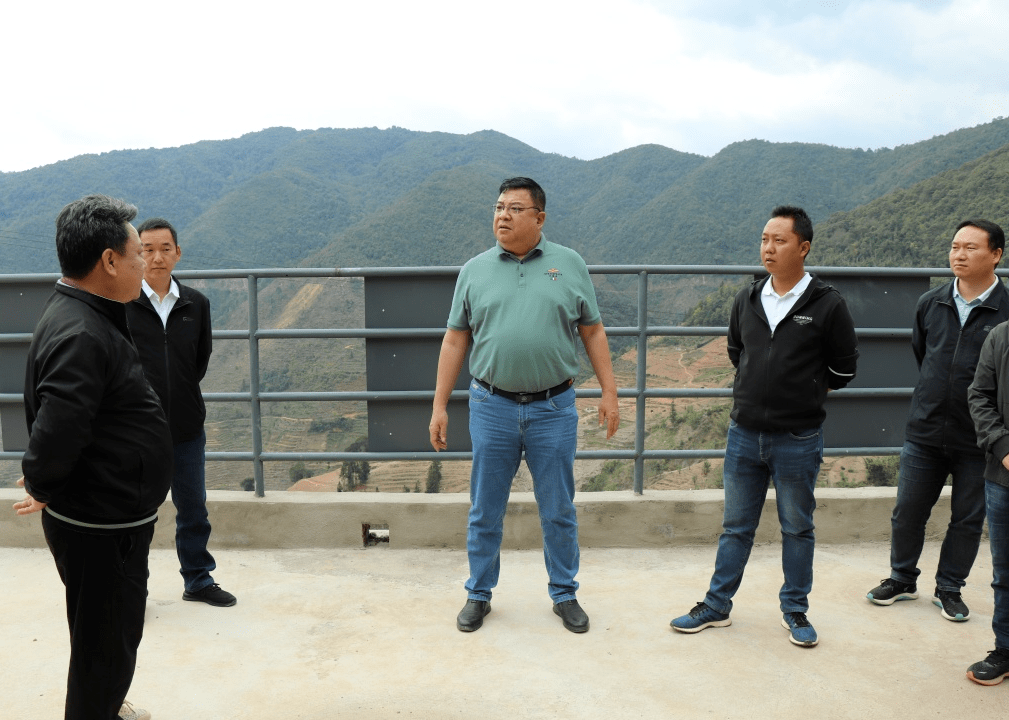 在车古乡,文晓波来到阿期村肉羊集中养殖区建设项目