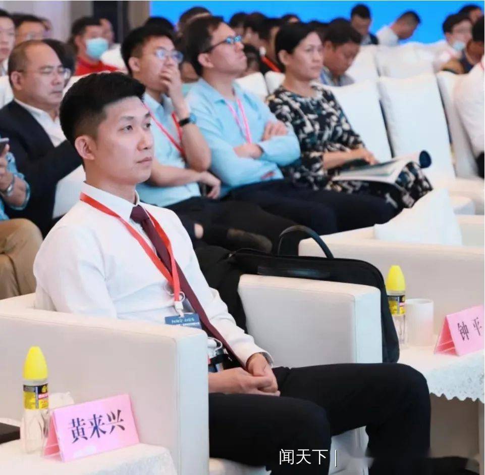 县委副书记,代县长黄来兴,县委常委,副县长杨小钰,县委常委,统战部长