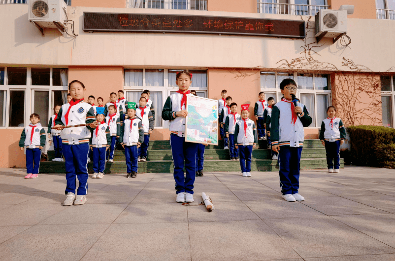 升旗仪式丨垃圾分类益处多,环境保护靠你我——青岛北山二路小学开展