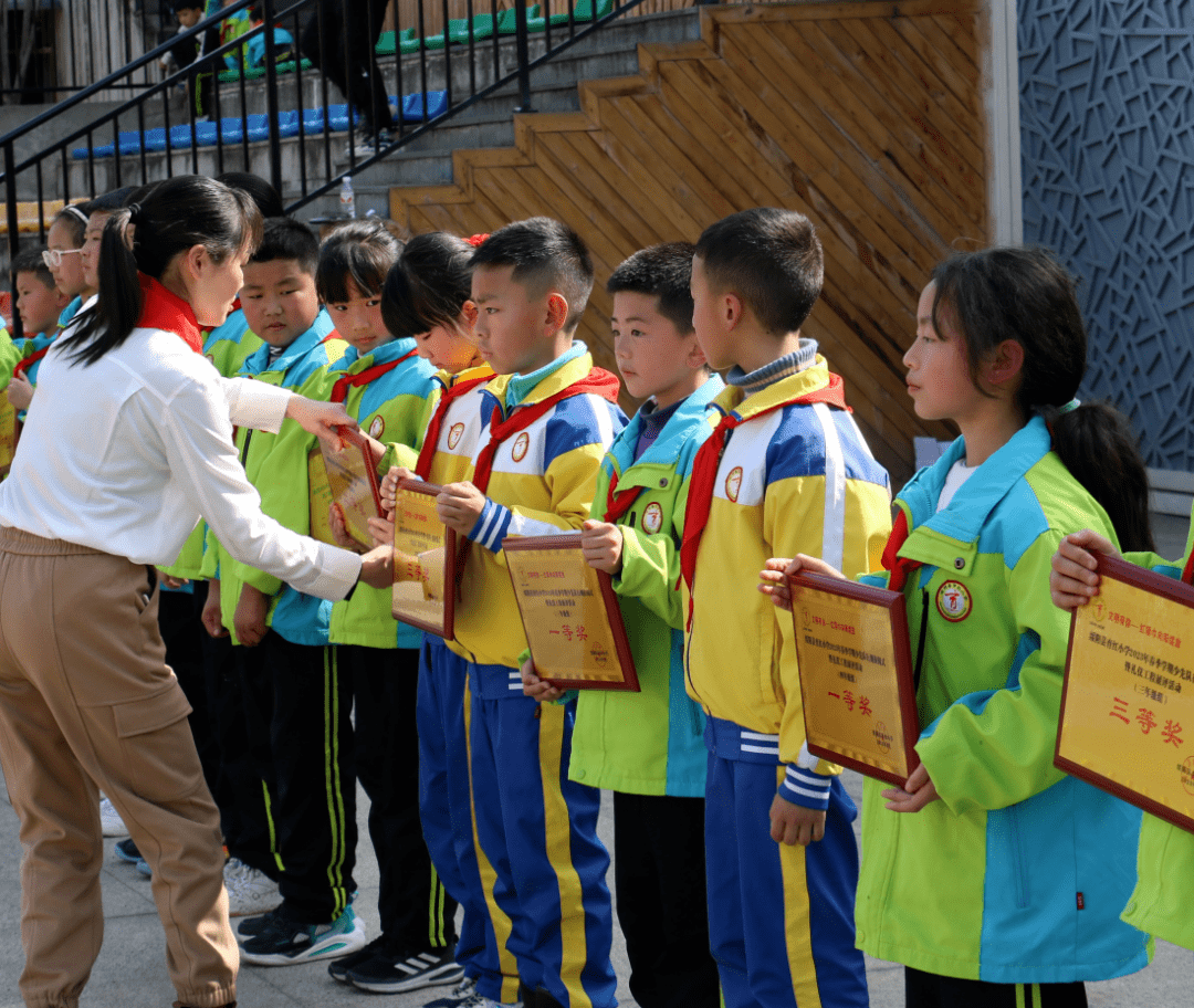 育红小学:遵守校规校纪 做校园主人