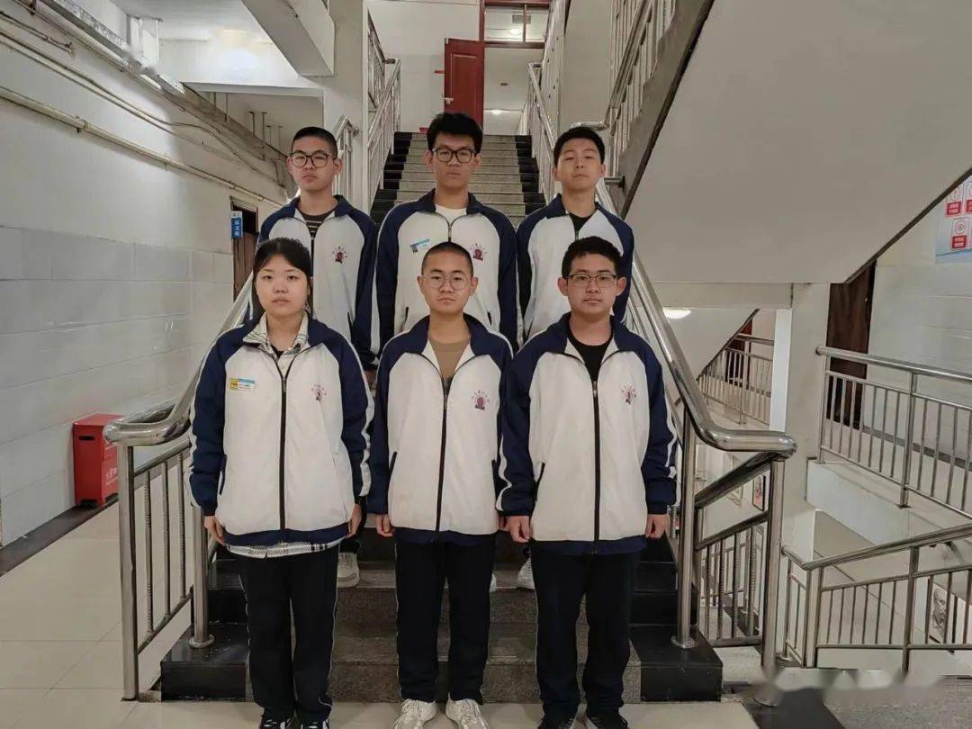 【群星闪耀】高二212"班级之星"风采展_激励_校园_丁博涵