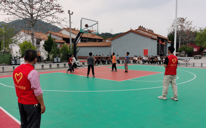 关心关爱未成年人丨郁南建城镇:课余篮球活动 丰富留守儿童课余生活