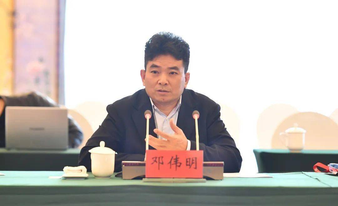 铜仁市·中伟控股集团高质量发展座谈会召开 李作勋 邓伟明出席并讲话