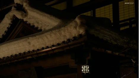 川端康成《雪国》⑩|生如夏花般绚烂,死如秋叶般静美_驹子_岛村_车子
