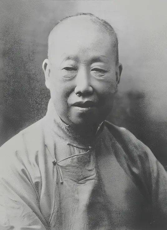 潘祖荫(1830—1890),字东镛,别字朝阳,号伯寅,郑庵,斋号滂喜斋,功顺堂
