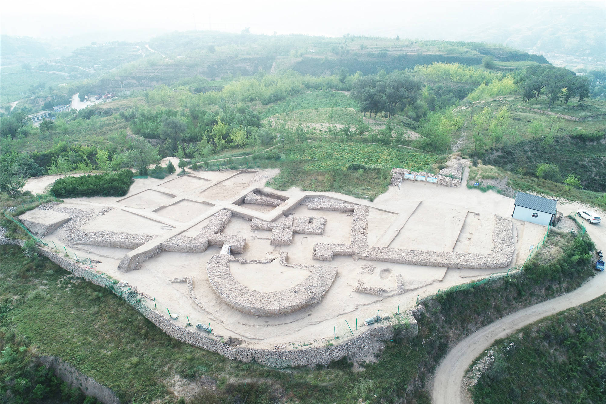 地點鳥瞰(國家文物局供圖)陝西旬邑西頭遺址斜圳地點發掘全景(國家文