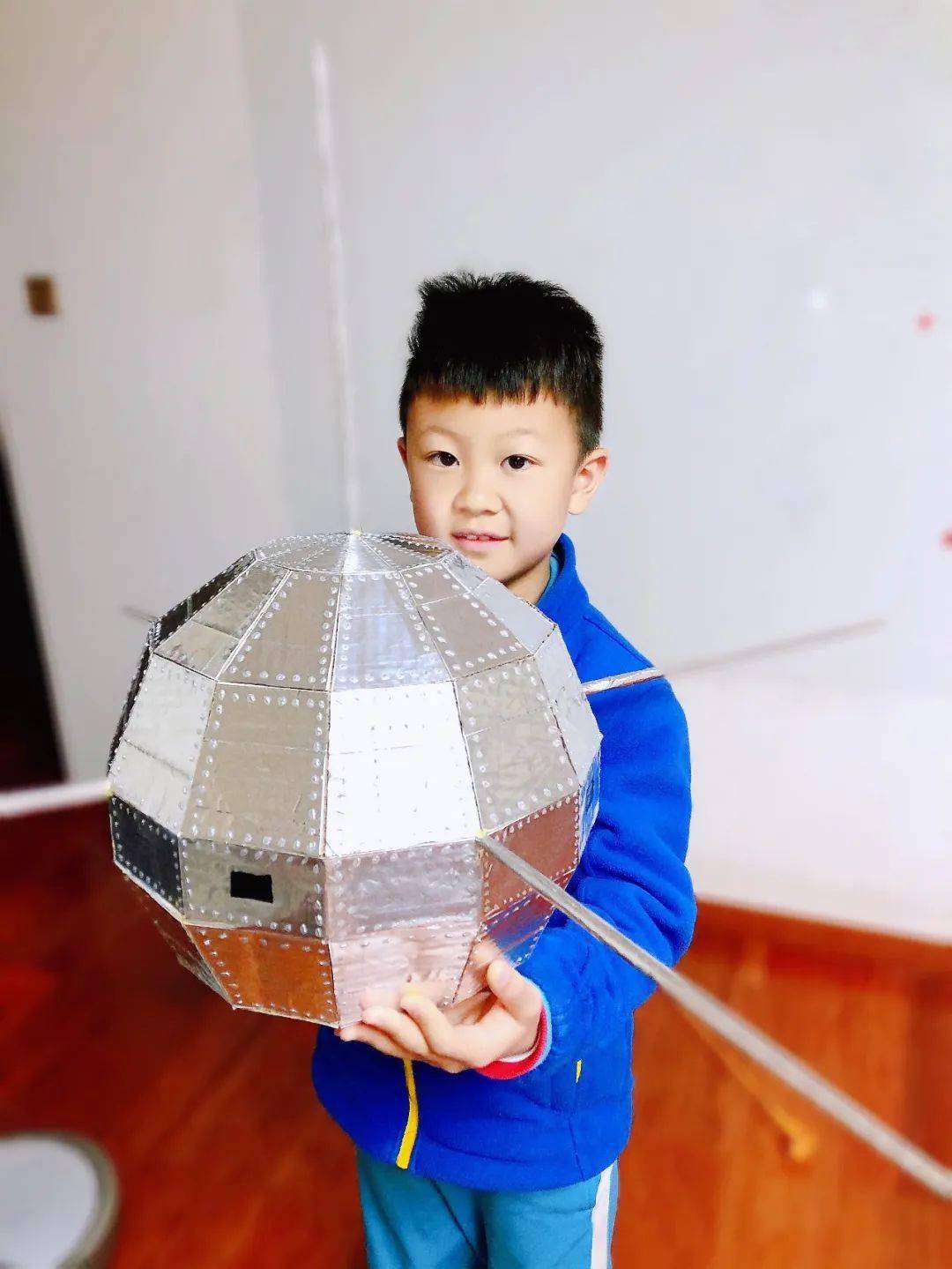 我都积极按时完成:东方红一号,水果大棚,火箭三角插,弹性小汽车等等