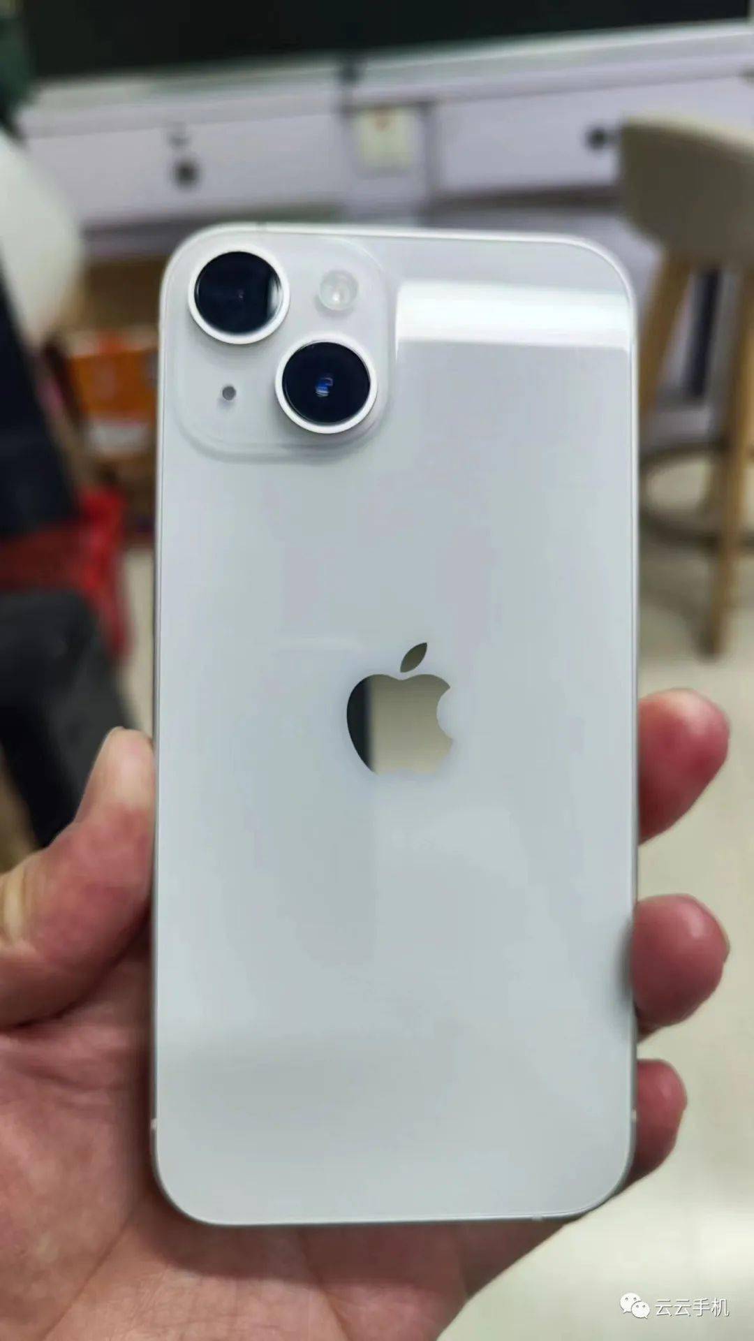 001号,苹果14 128g国行白色,双卡全网通.外观9.