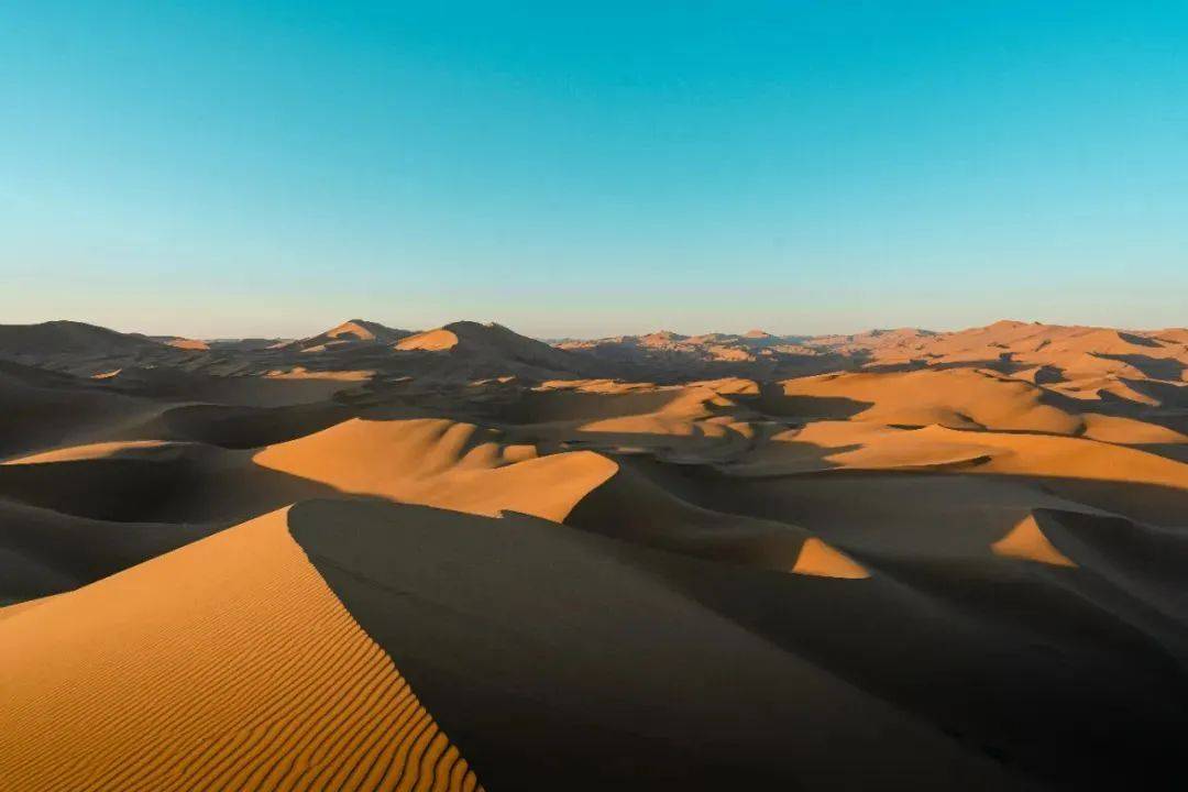 祁连d4:卓尔山-祁连草原-七彩丹霞-张掖d5:张掖-巴丹吉林沙漠-巴丹