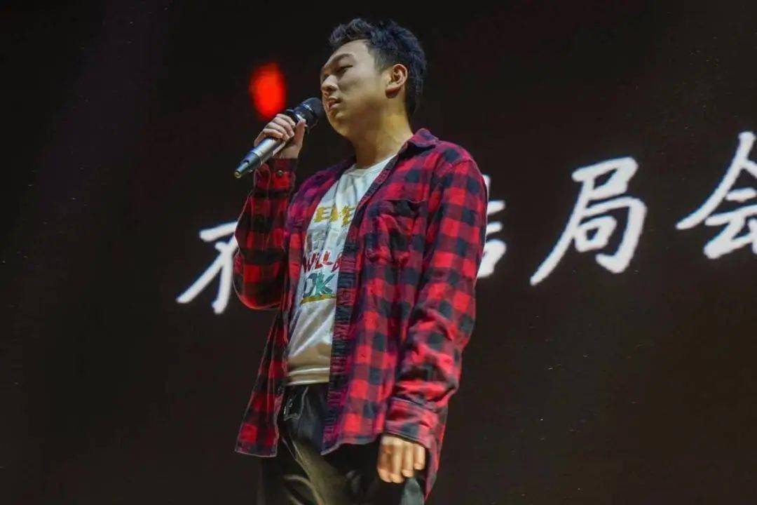 个人宣言(马卓羽):很荣幸进入了十佳歌手决赛.
