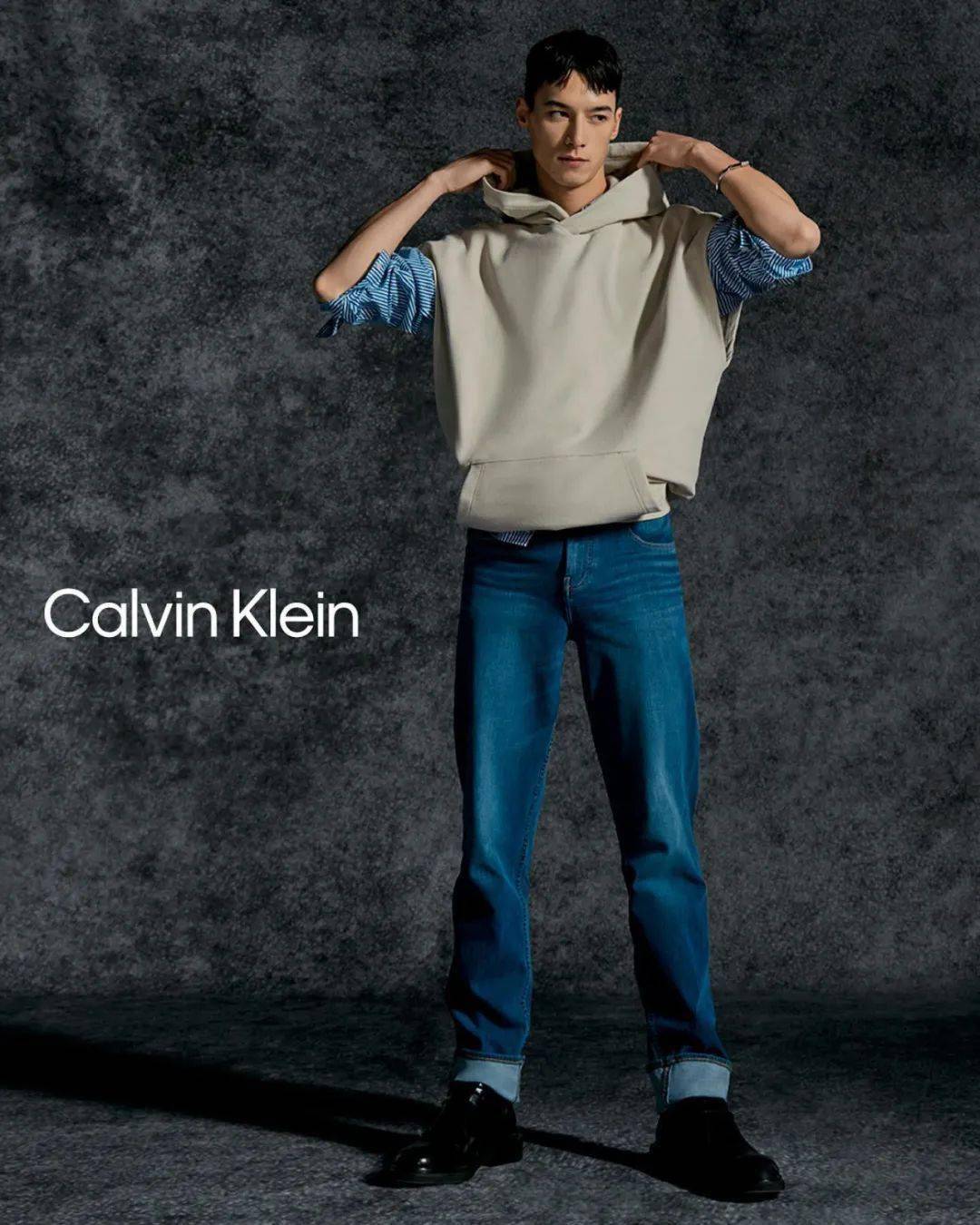 已公开出柜的亚裔男模特拍摄 calvin klein 广告大片!