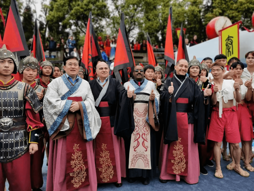 上善若水·天府粮仓 | 2023都江堰放水节浩大启幕！看，春水奔涌，浸润天府，仓满粮安！