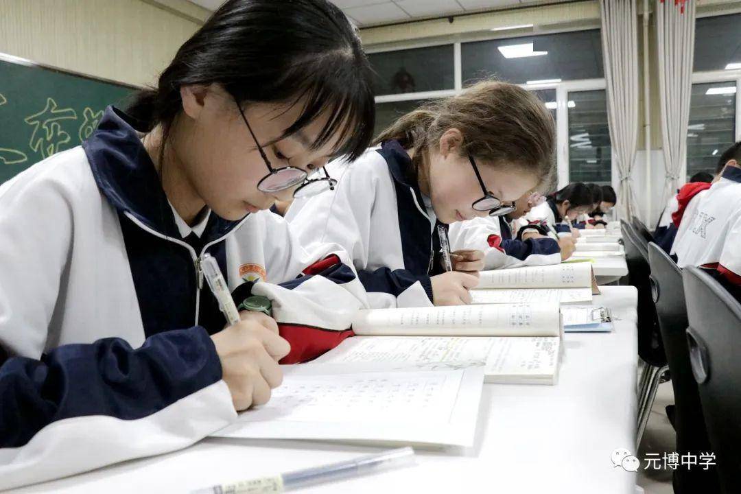 朔州元博中学:笔墨书春意古韵逸校园