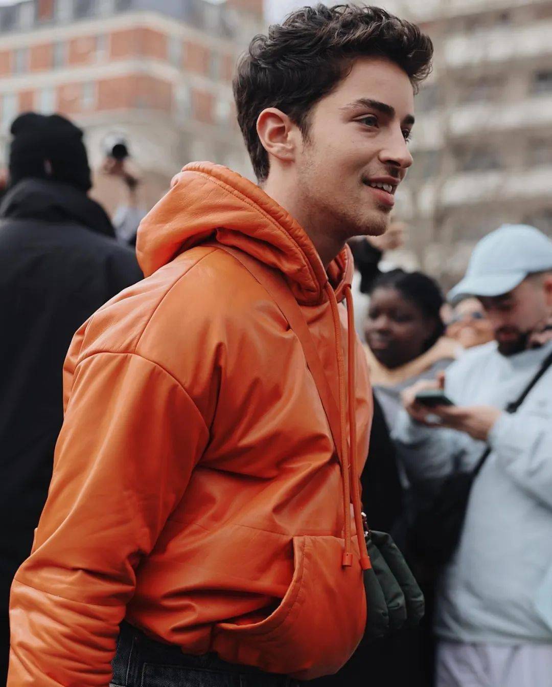 《名校风暴》里的这位西班牙帅哥|赏色_马努·里奥斯_阿莫多瓦_合作