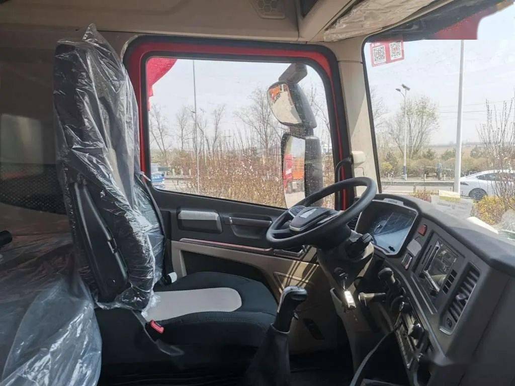 节气更有力的中国重汽豪沃max 480马力lng牵引车_车型_驾驶员_的设计