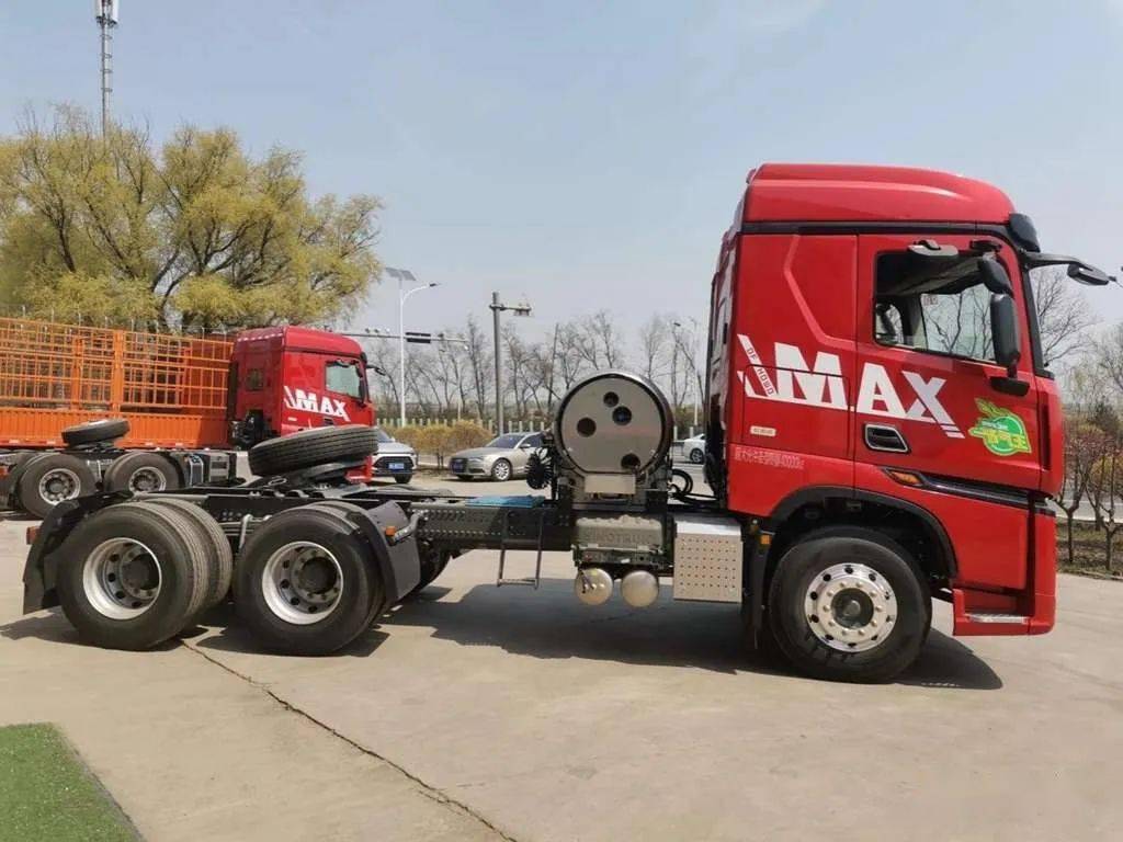 节气更有力的中国重汽豪沃max 480马力lng牵引车_车型_驾驶员_的设计