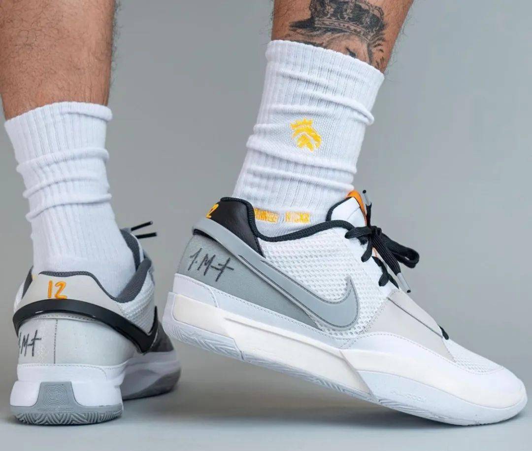 鞋讯| 「双枪」莫兰特签名球鞋多配色陆续发售_nike_新生代_实物图