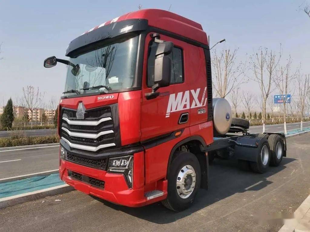 节气更有力的中国重汽豪沃max 480马力lng牵引车_车型_驾驶员_的设计