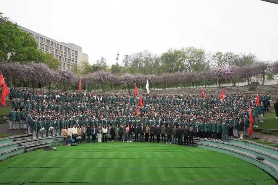 江苏省江浦高级中学全体高三年级至我校开展开放日研学活动