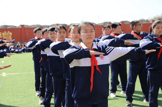 临沂新桥中学2022级举行广播操比赛