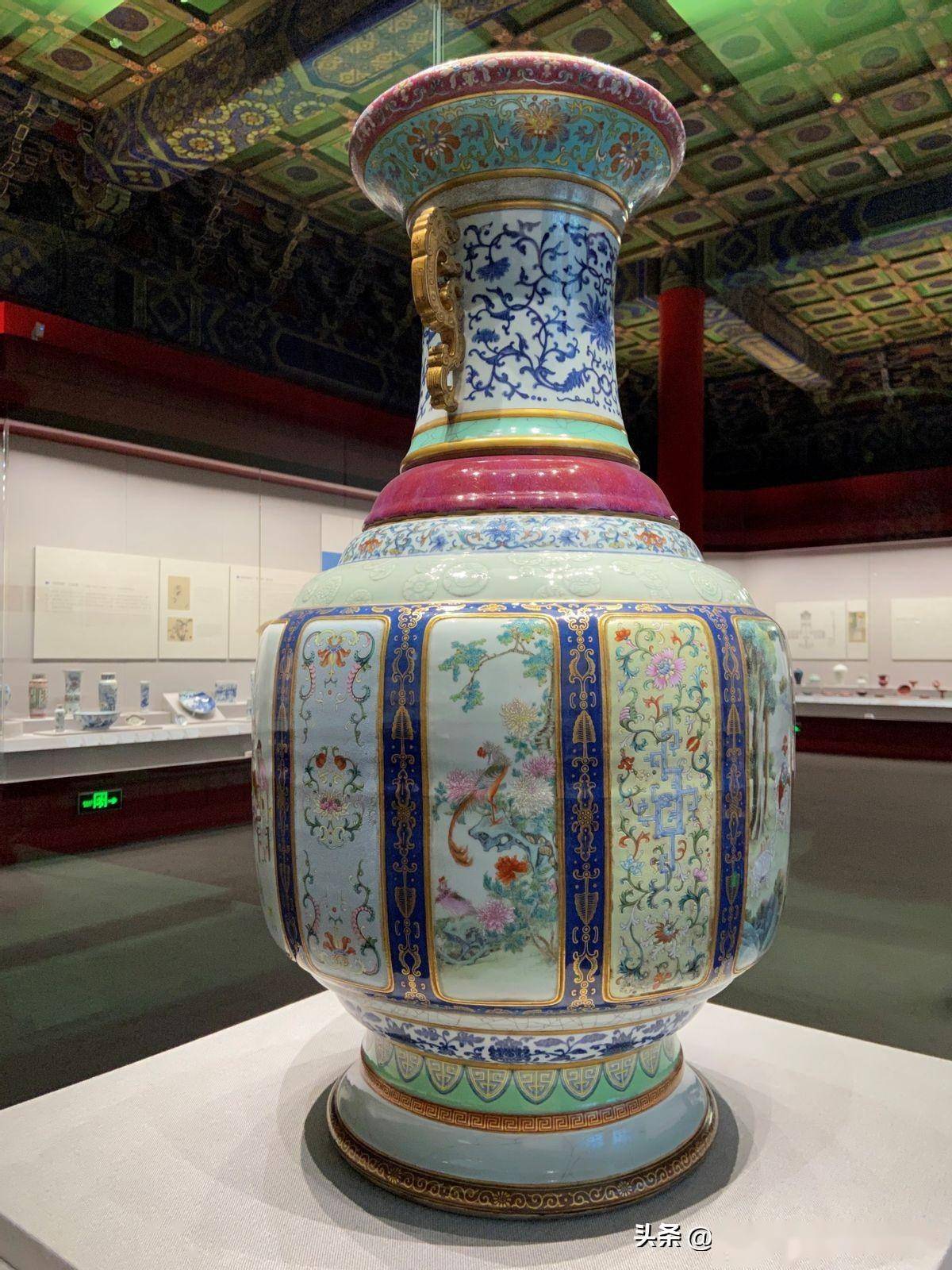 故宫陶瓷馆：独立展柜里的瓷器，是不是都价值连城？_手机搜狐网