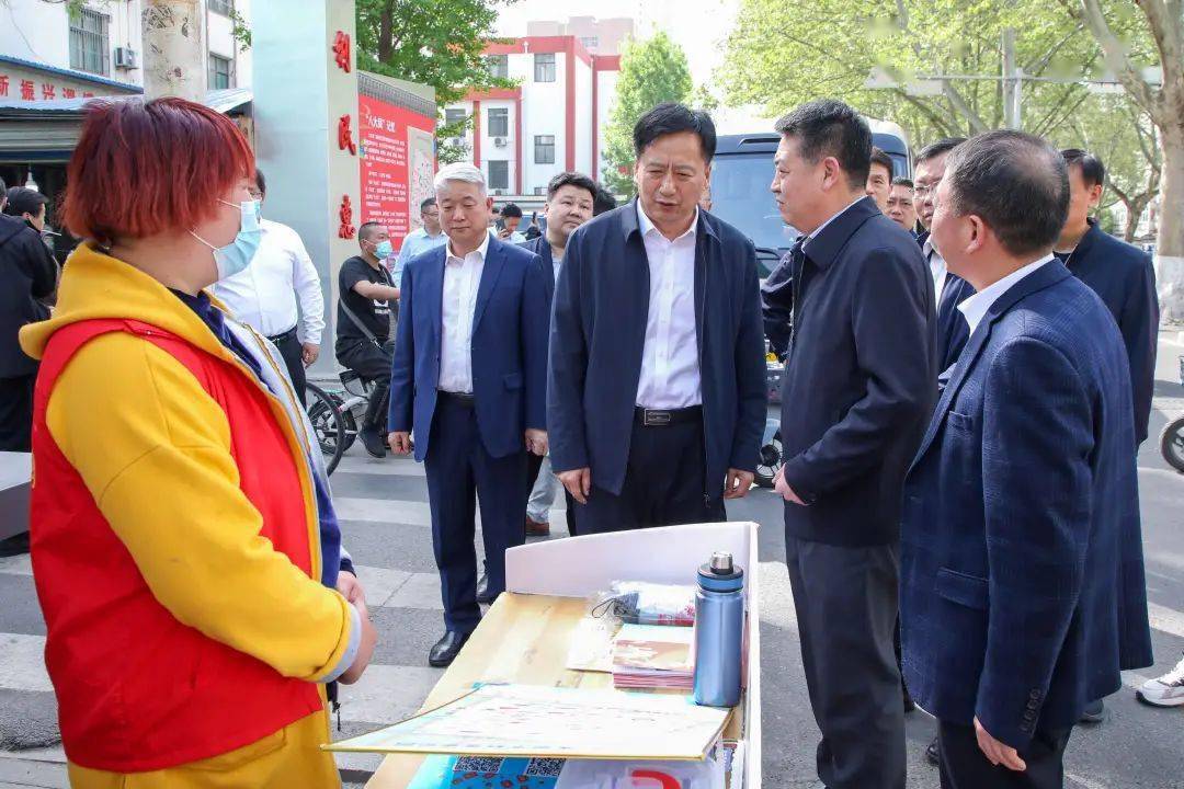 张店区委书记郭庆调研八大局便民市场管理经营及改造提升情况