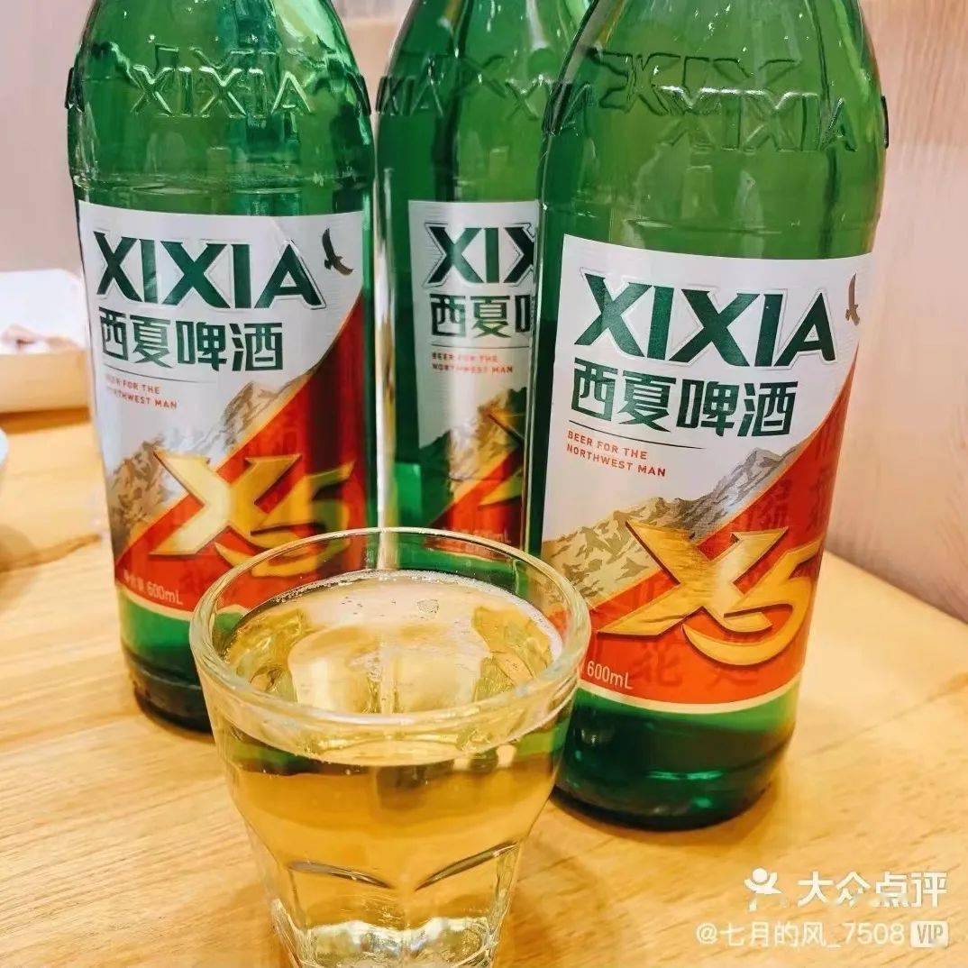 吃烧烤没酒不算真格的,解腻冰爽的西夏x5是宁夏人的心头好,几杯下肚