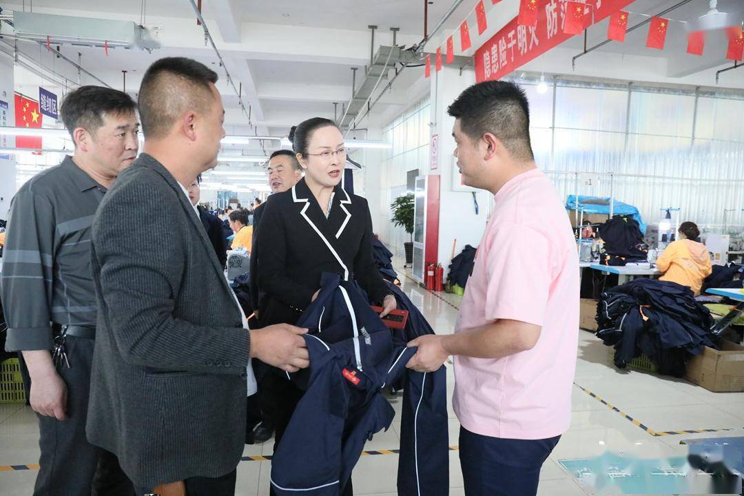 新甘谷讯【记者 谢映波】4月11日,省残联教就处处长杨燕带领调研组