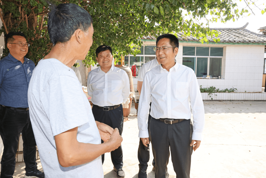 张文旺在姚安调研时强调:坚决打赢抗旱保春耕和森林草原防火攻坚战