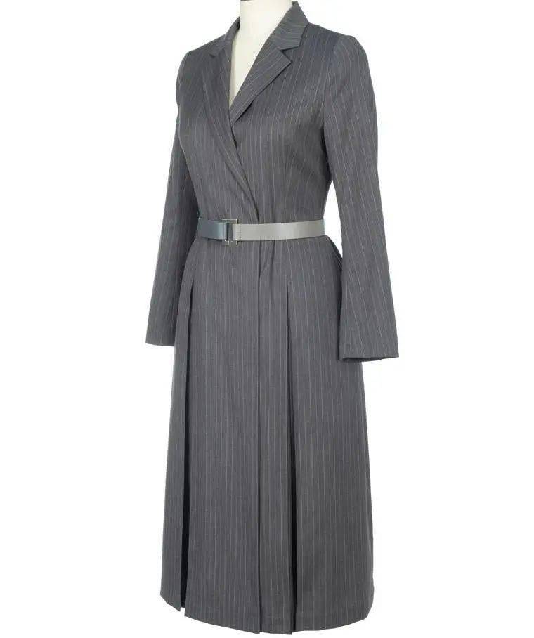 黑白灰属于色彩国度里的无彩色系,它们的共性是不耀眼夺目,色彩情感既