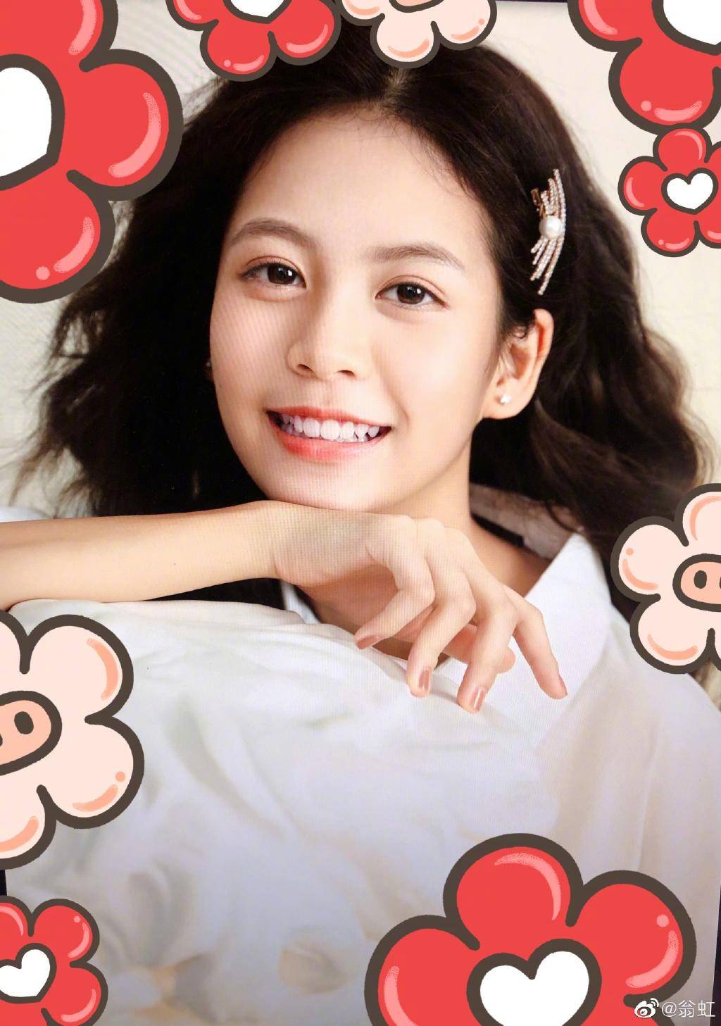 15岁女儿颜值惊人被票选为"星二代颜值top",老牌美女港星翁虹发文回应