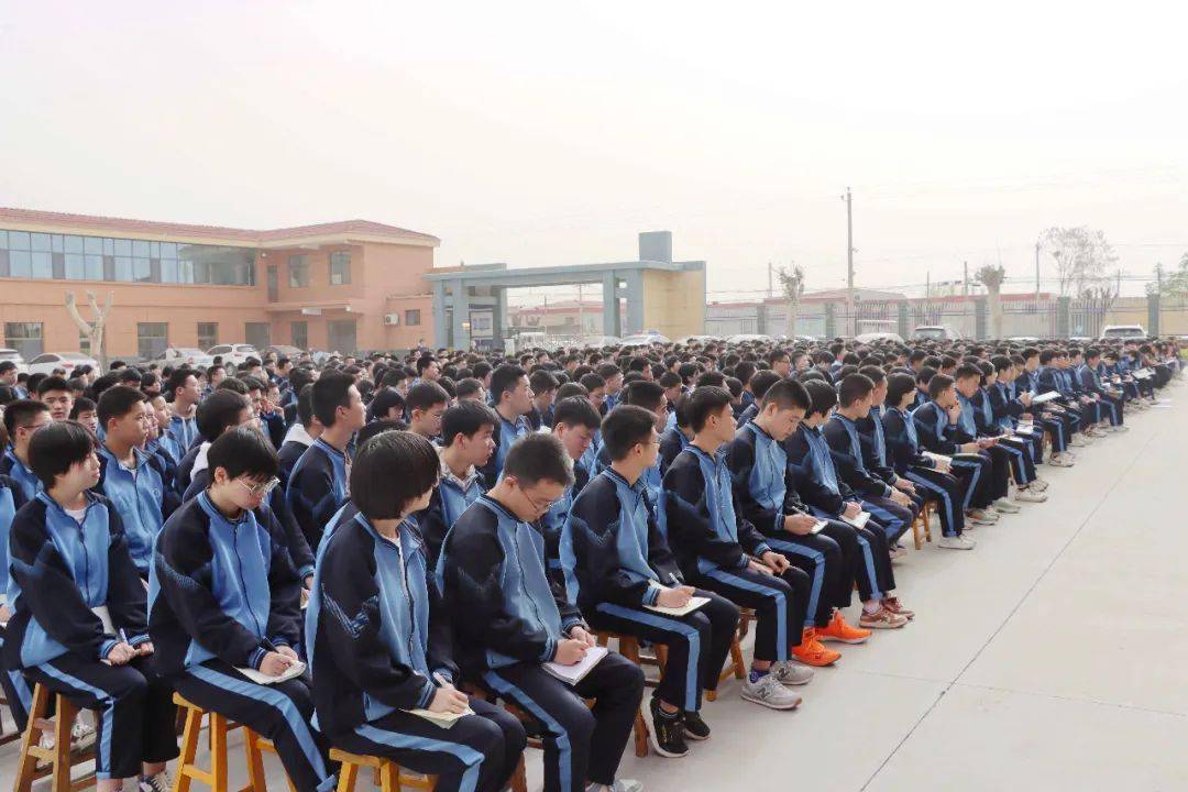 人生观,价值观,4月11日,隆尧县人民检察院未检干警走进东苑中学,开展