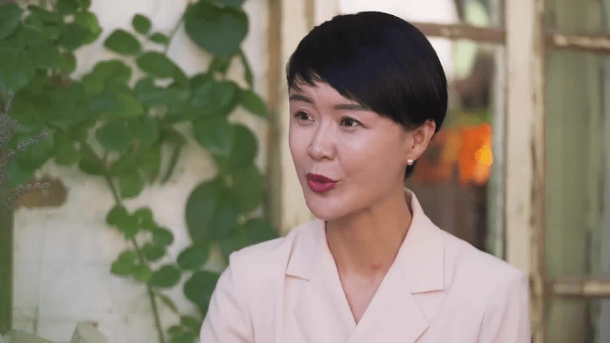 曾因"策马雪原"走红的贺娇龙,有新职_工作_农产品_昭苏县