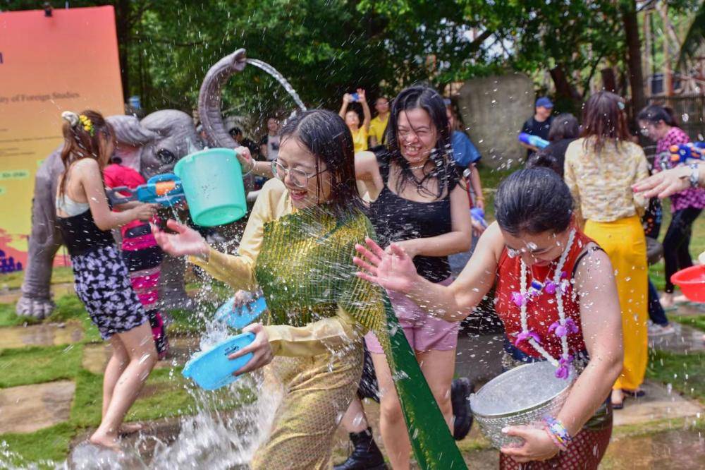 体验东南亚泼水狂欢，东盟风韵嘉韶华活动在南沙举办