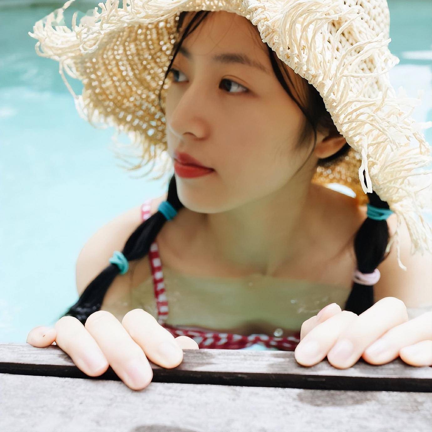 其中包括电影《巴拉啦》,《重返20岁》,《天亮之前》,《我是真的